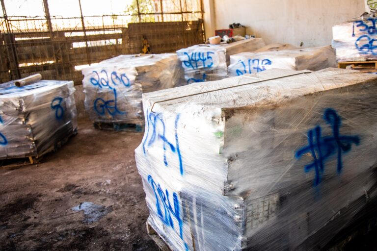 Dry/Gel Battery Scrap, Recycled Battery Material at Haiti Recycling